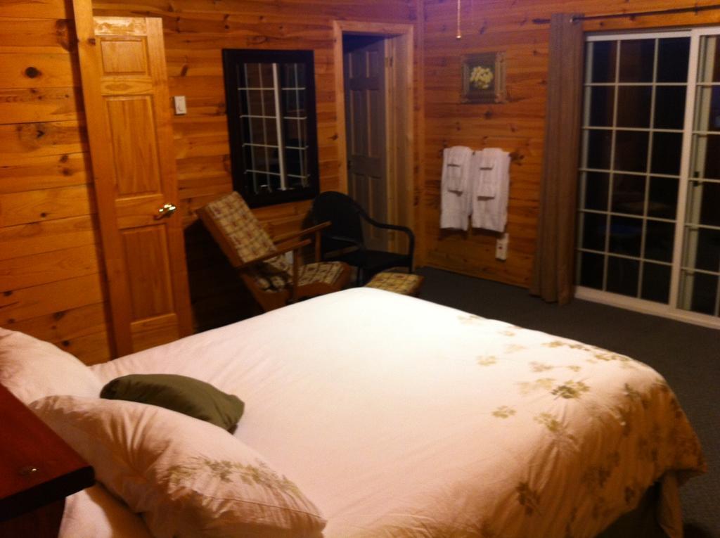 Lake Lauzon Resort Blind River Pokoj fotografie